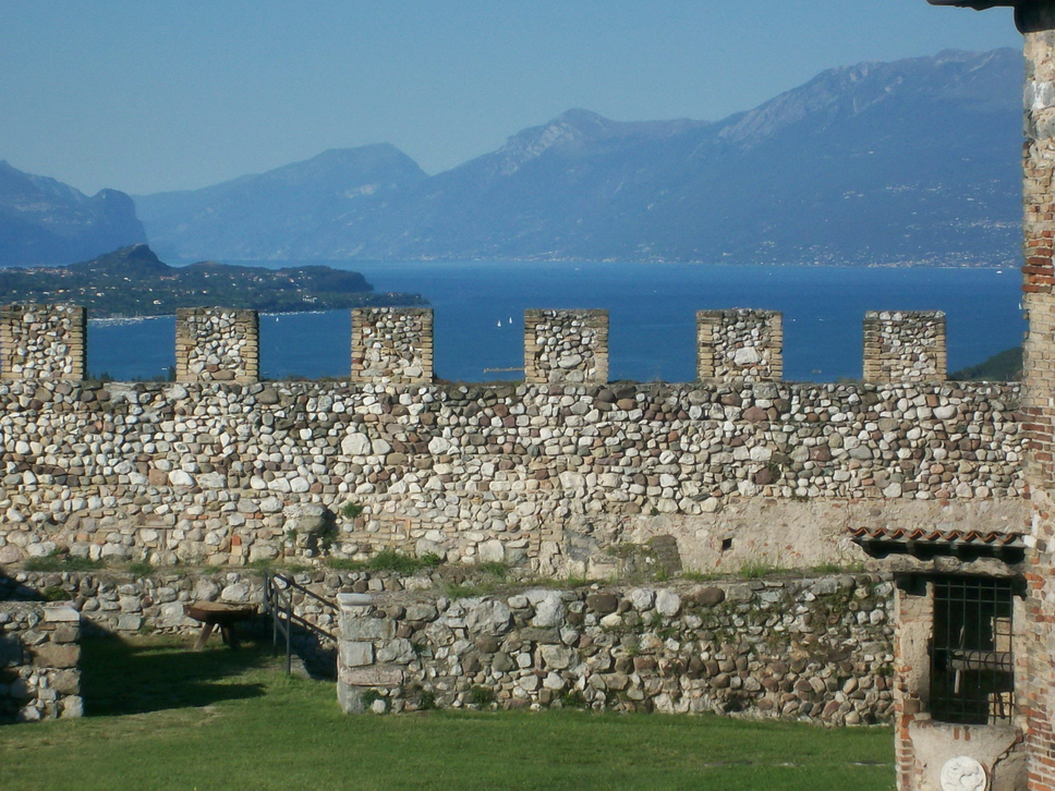 29 Lonato.JPG - Lonato del Garda, veduta dalla Rocca verso il lago